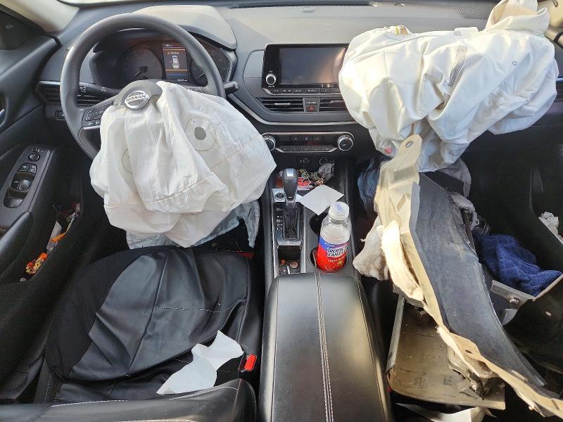 2021 Niss Altima 2.5 s