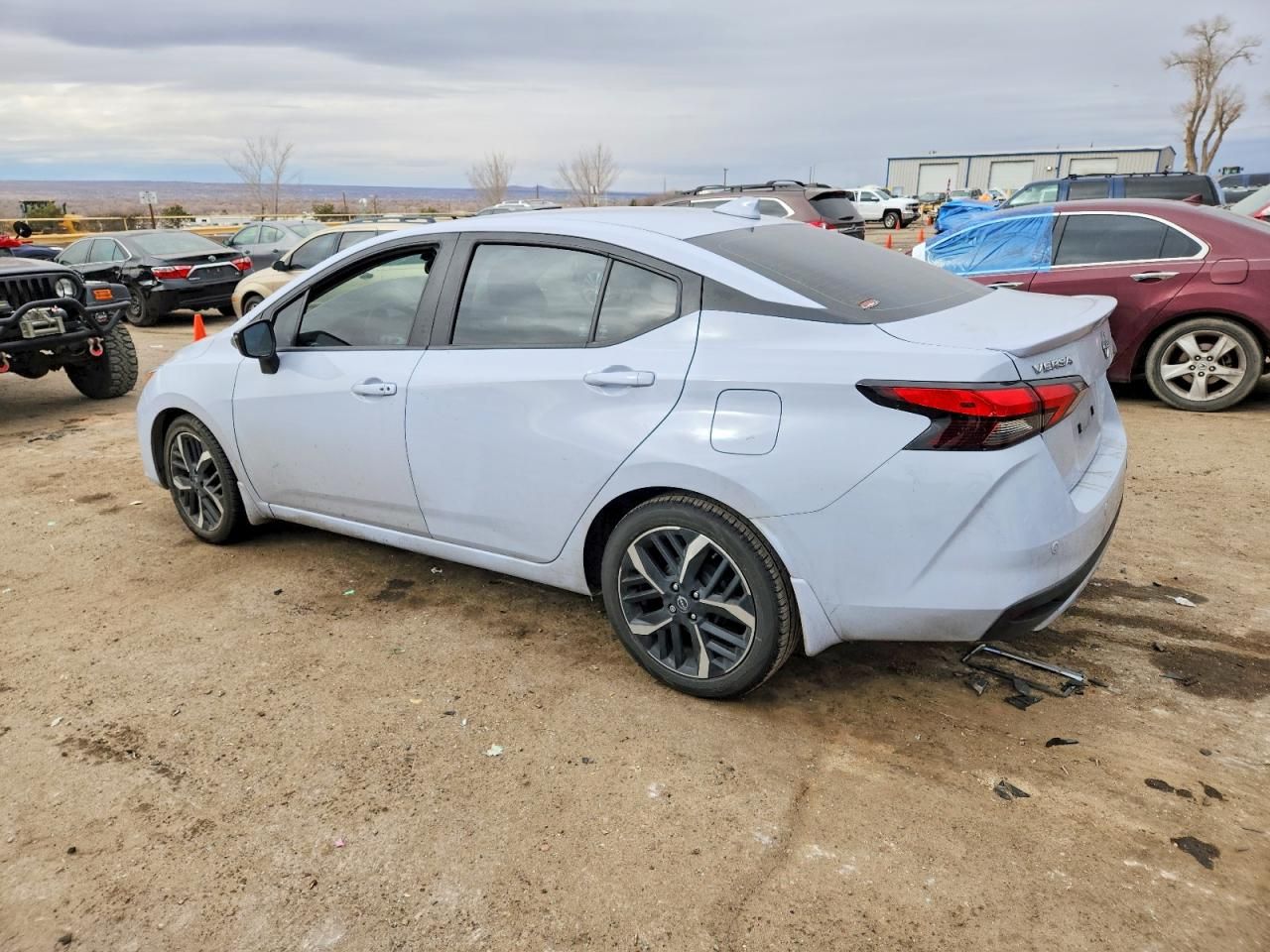 2024 Nissan Versa sr