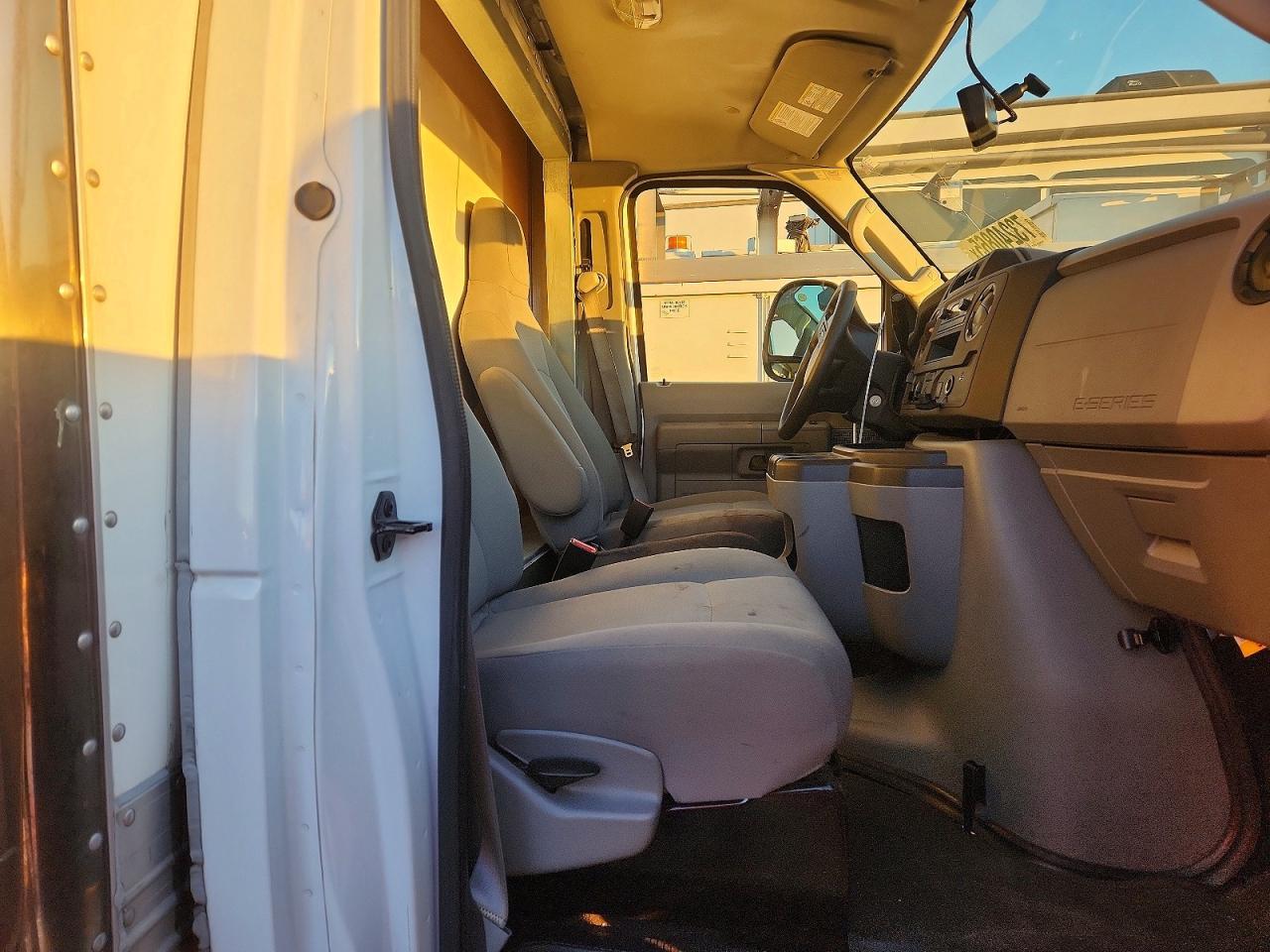 2023 Ford E450 BOX Truck