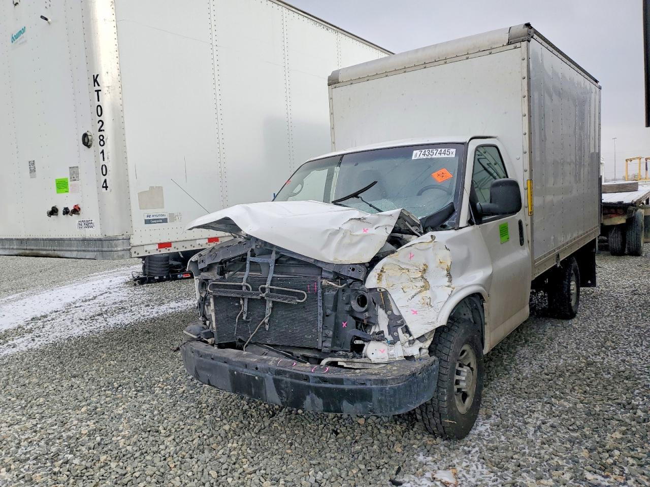 2014 Chevrolet Express box Truck