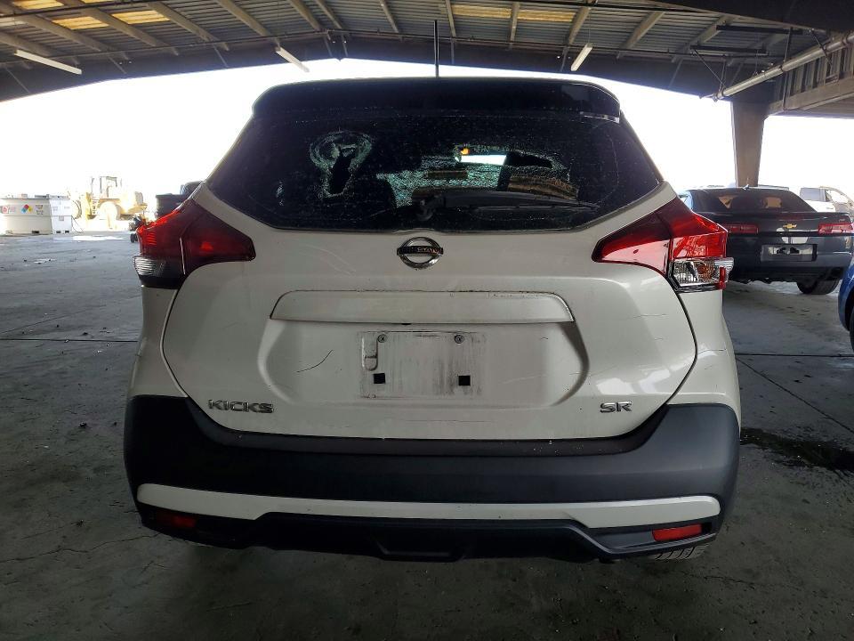 2019 Nissan Kicks sr