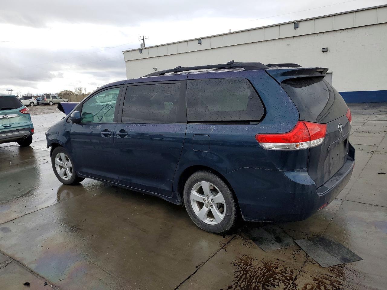 2012 Toyota Sienna le
