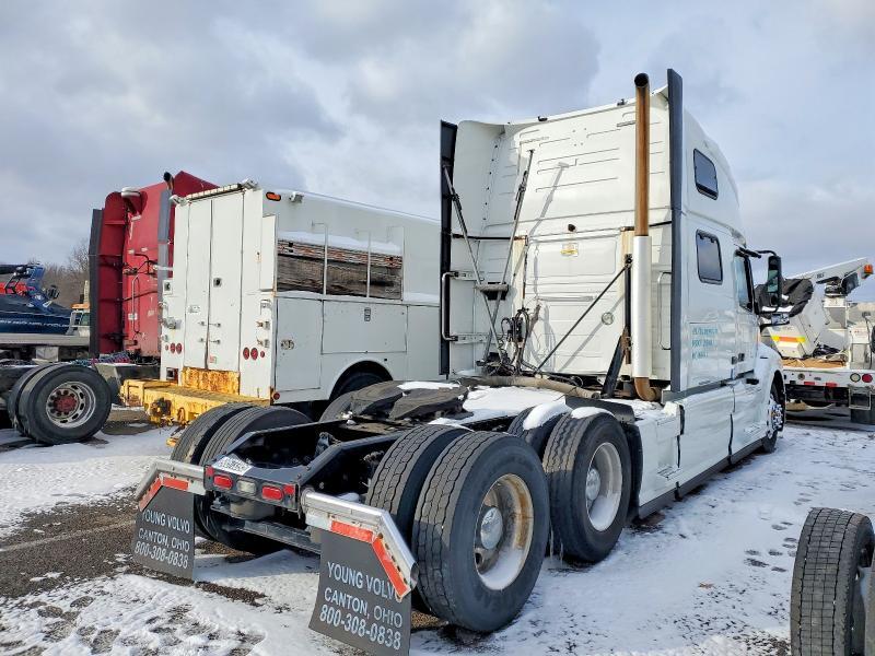 2017 Volvo VNL Semi Truck