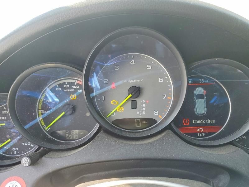 2017 Porsche Cayenne Hybrid Platinum