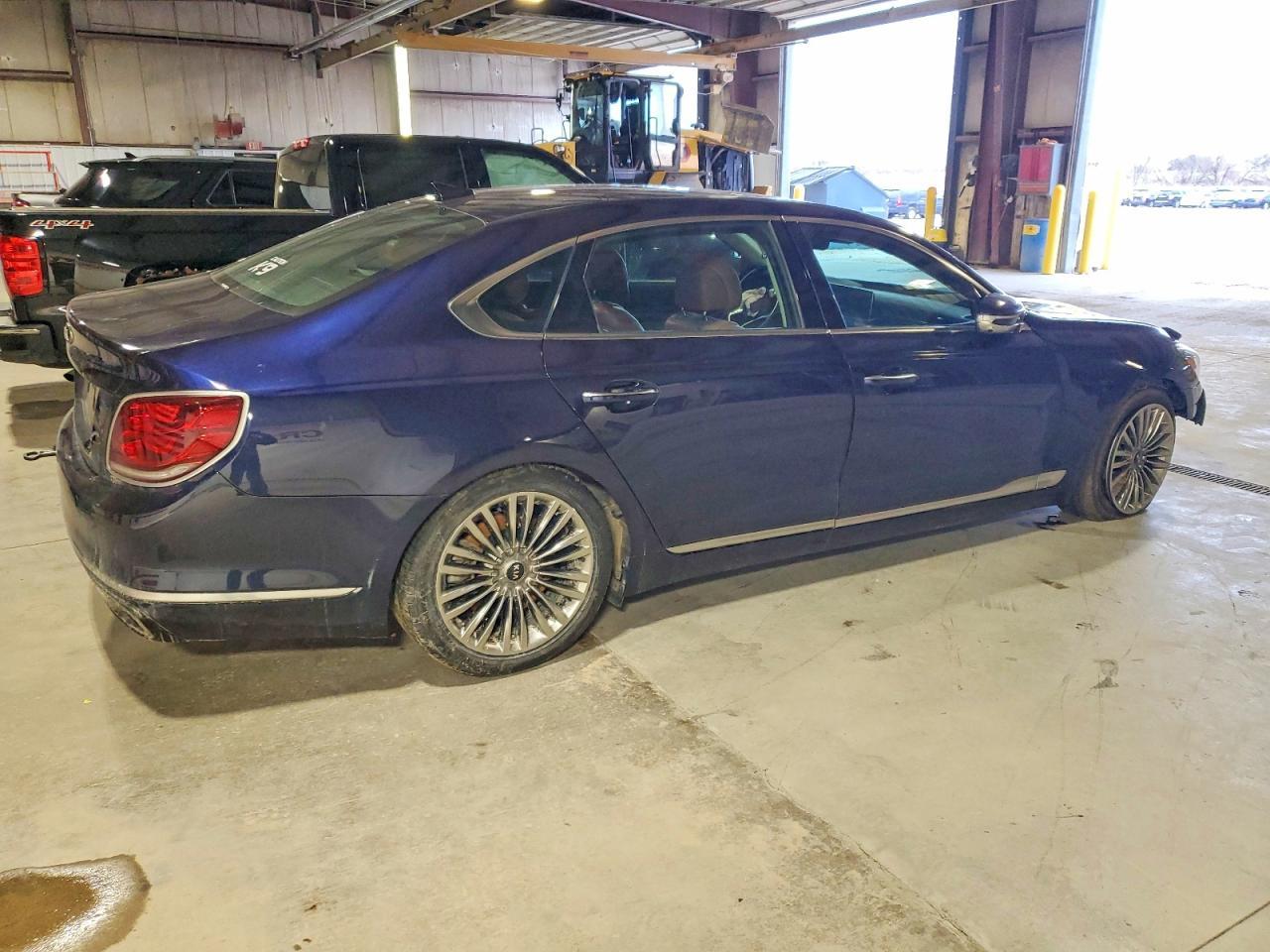 2019 KIA K900 Luxury