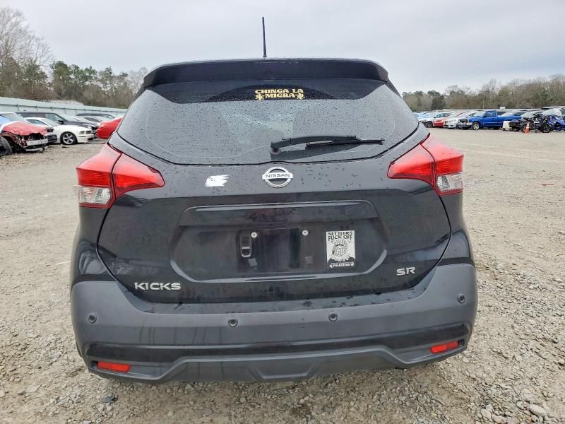 2020 Nissan Kicks sr