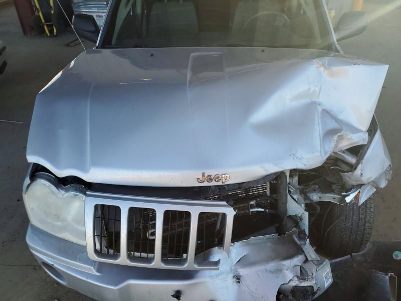 2005 Jeep Grand Cherokee Laredo