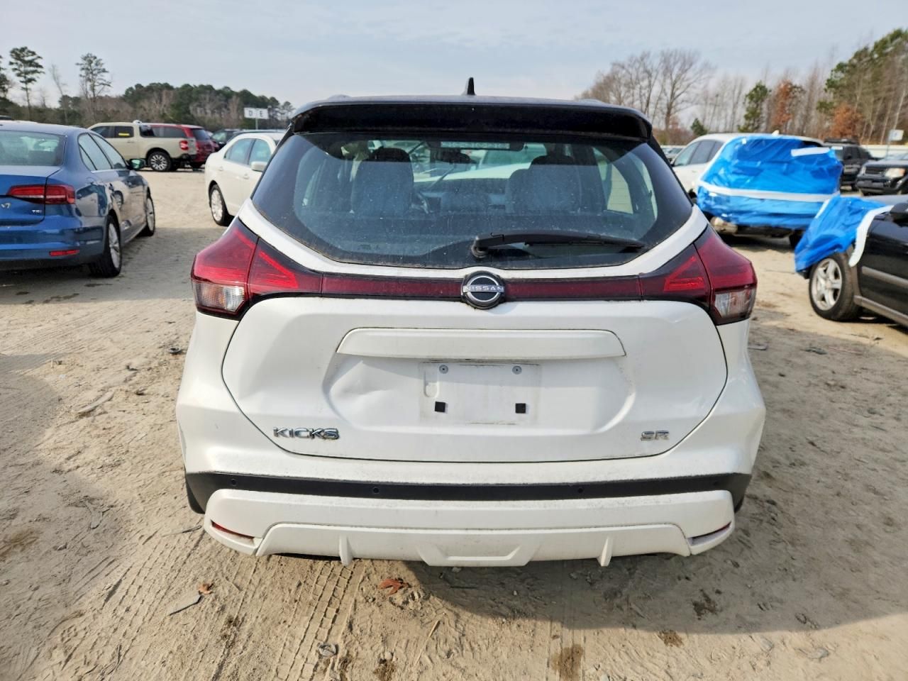 2023 Nissan Kicks sr