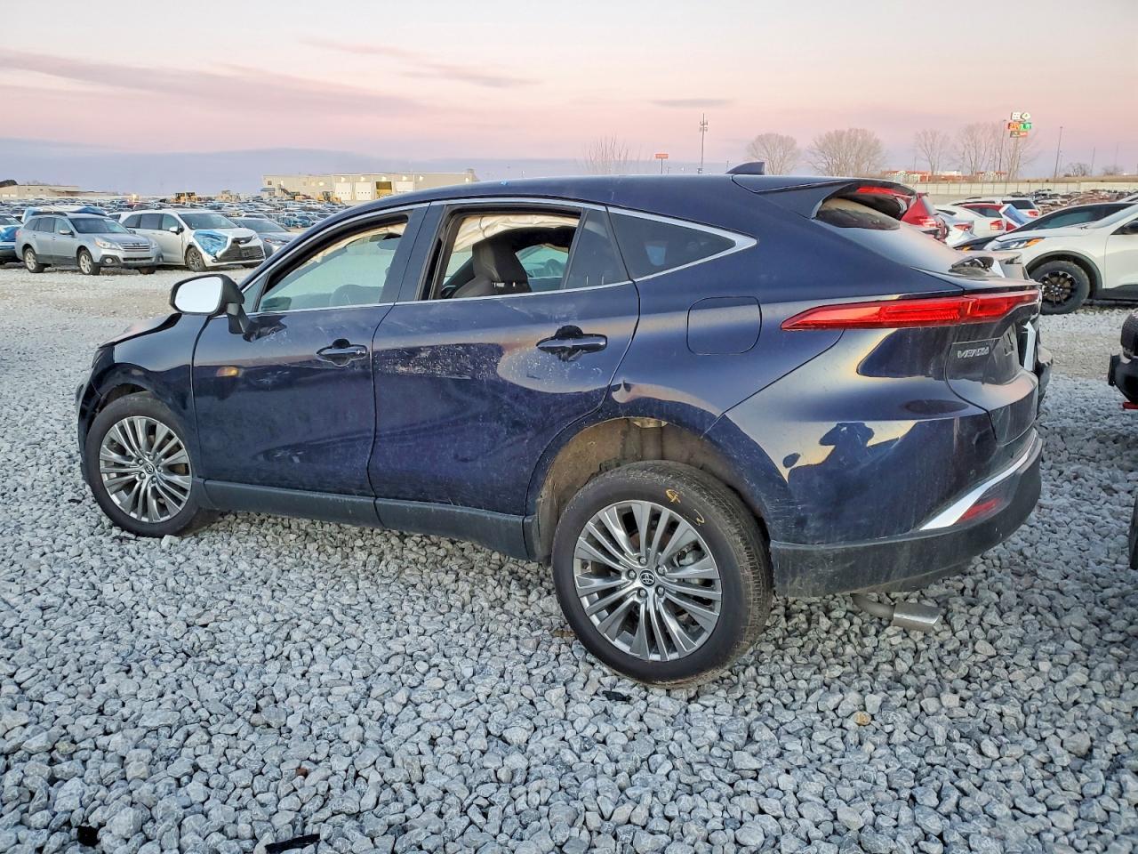 2024 Toyota Venza le