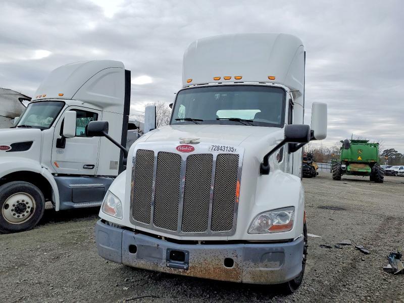 2017 Peterbilt 579