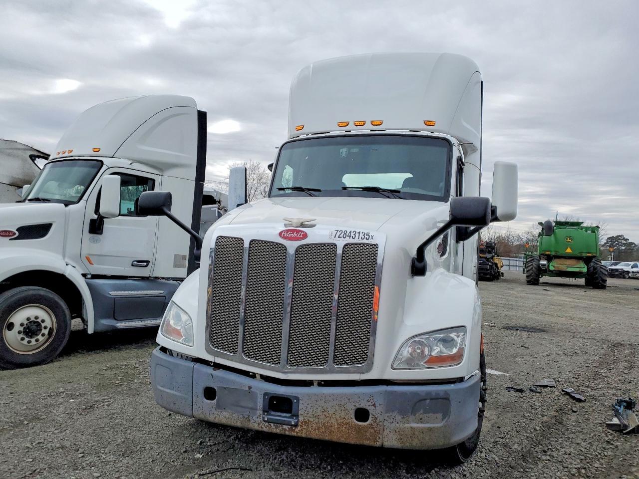 2017 Peterbilt 579