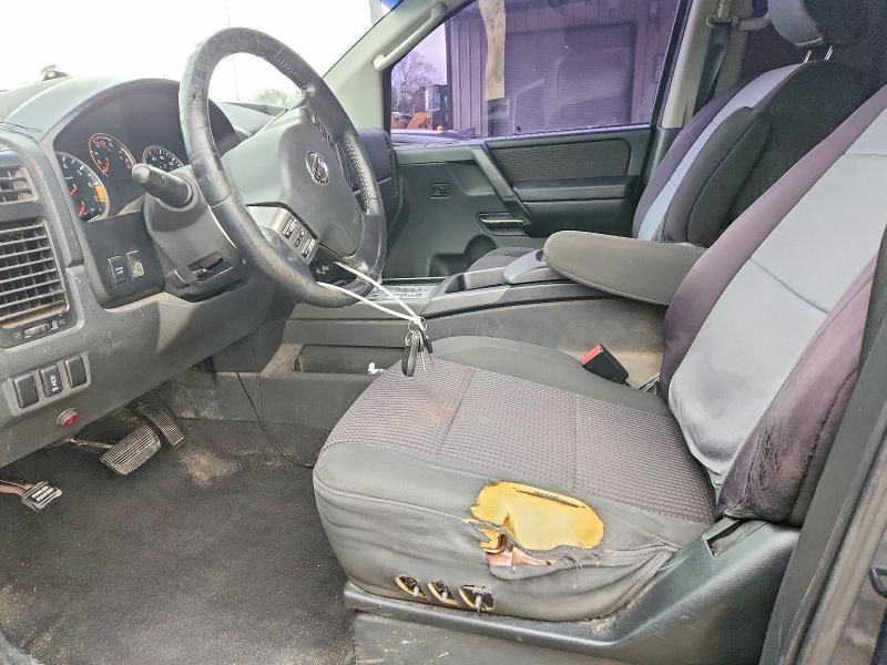 2010 Nissan Titan xe