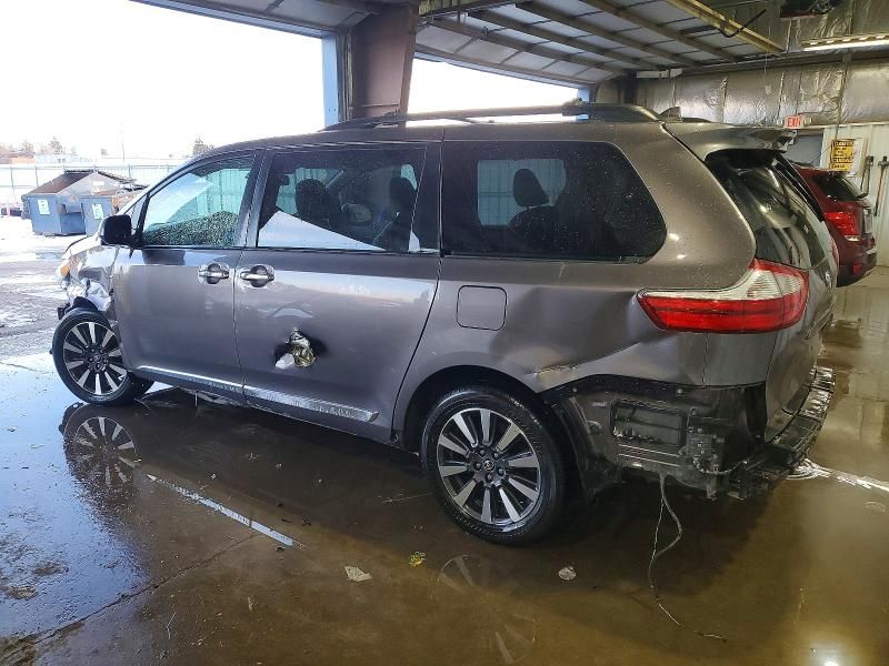 2019 Toyota Sienna xle