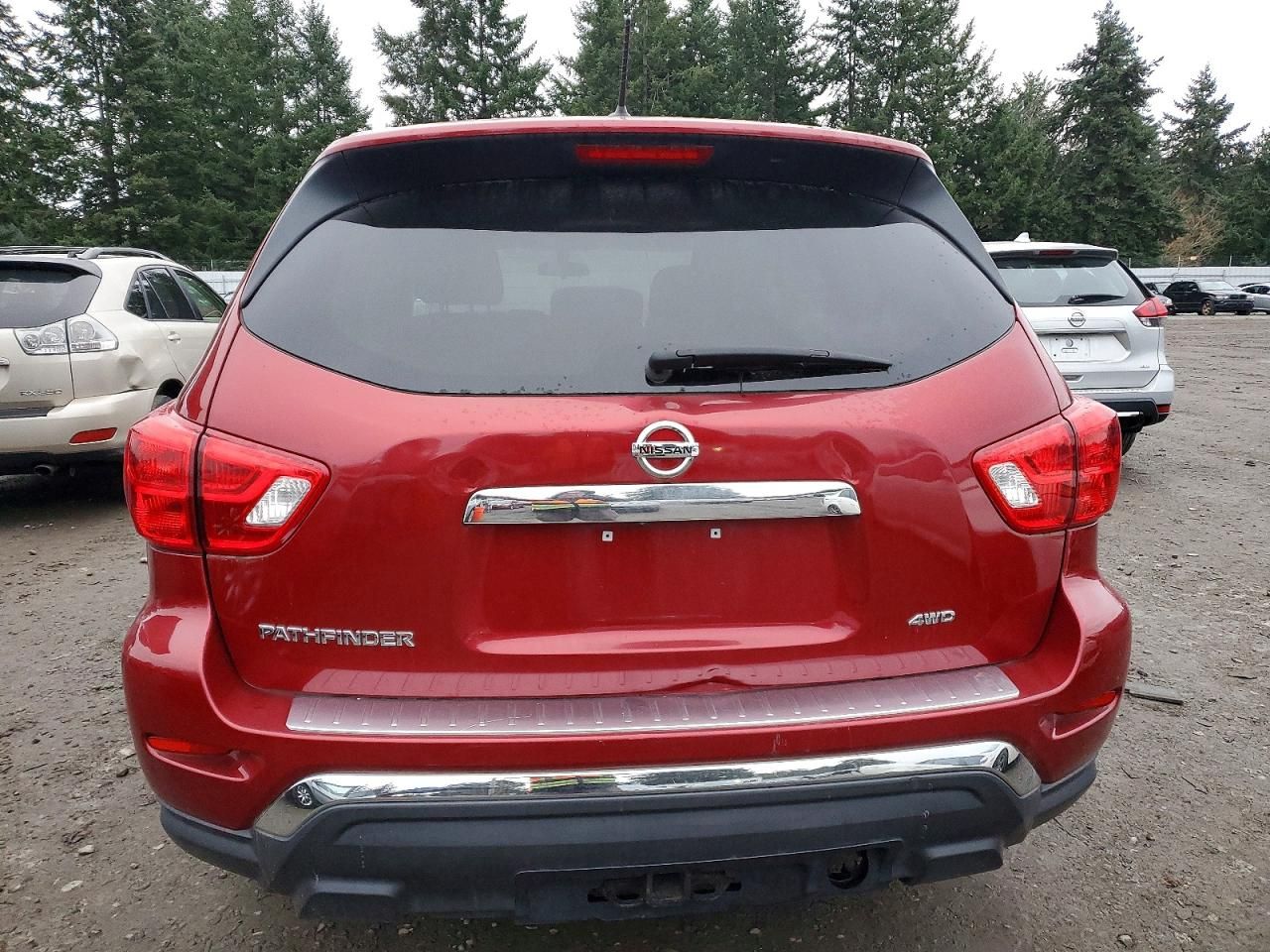 2017 Nissan Pathfinder s