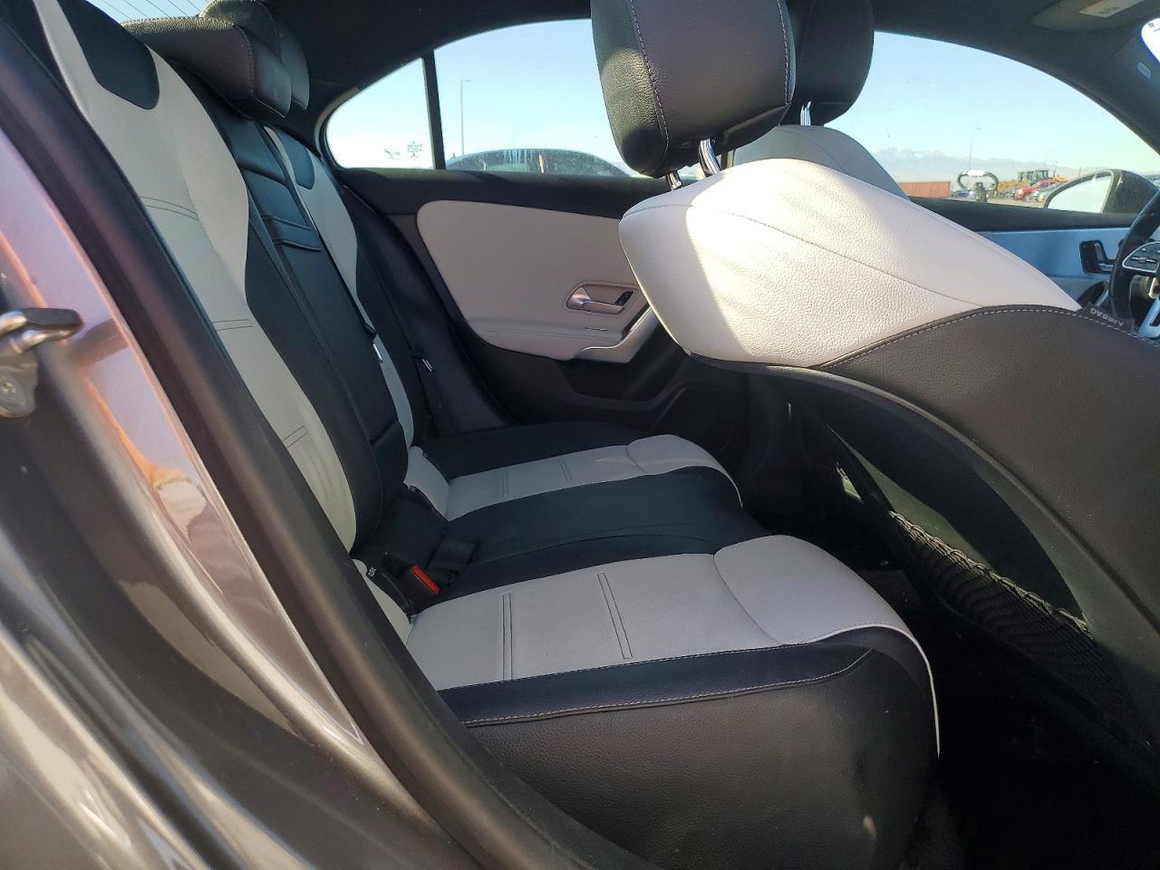 2020 Mercedes-Benz A 220