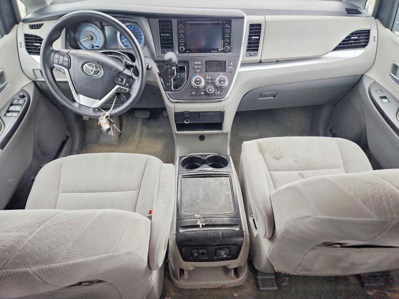 2018 Toyota Sienna le