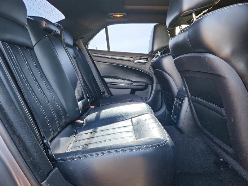 2015 Chrysler 300 s