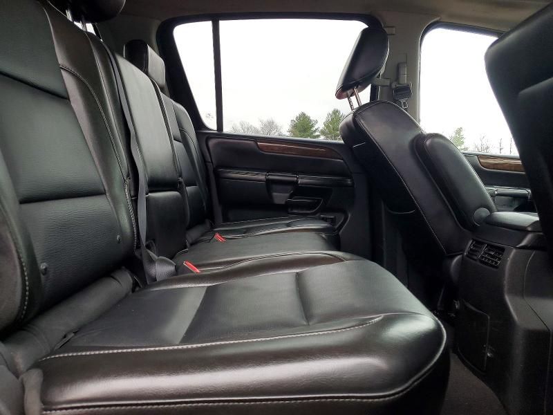 2011 Nissan Armada sv