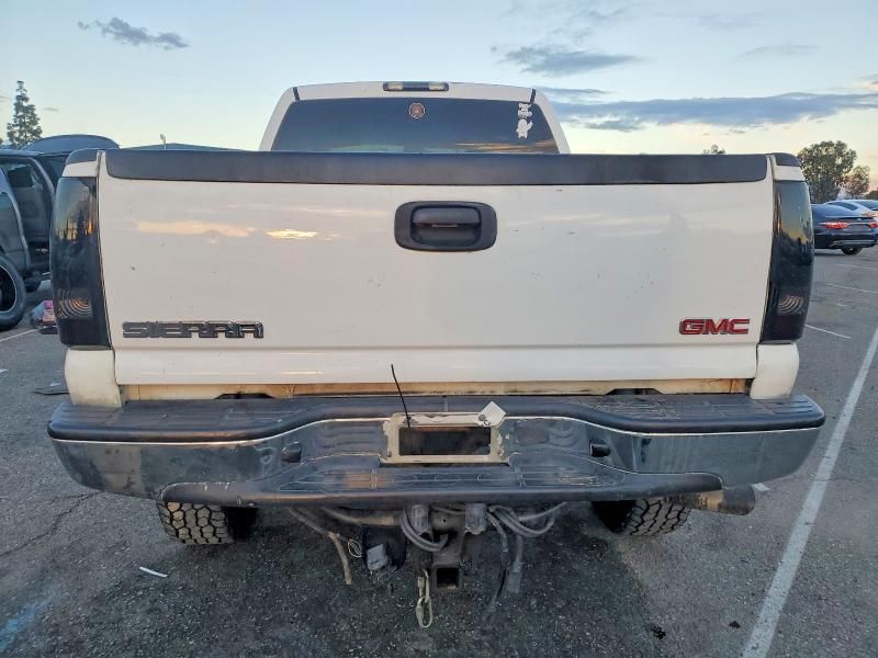 2004 GMC Sierra K2500 Crew Cab