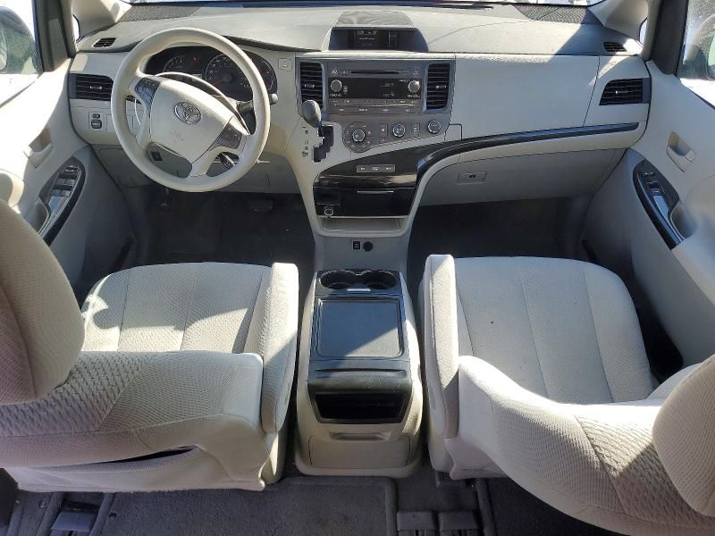 2012 Toyota Sienna le