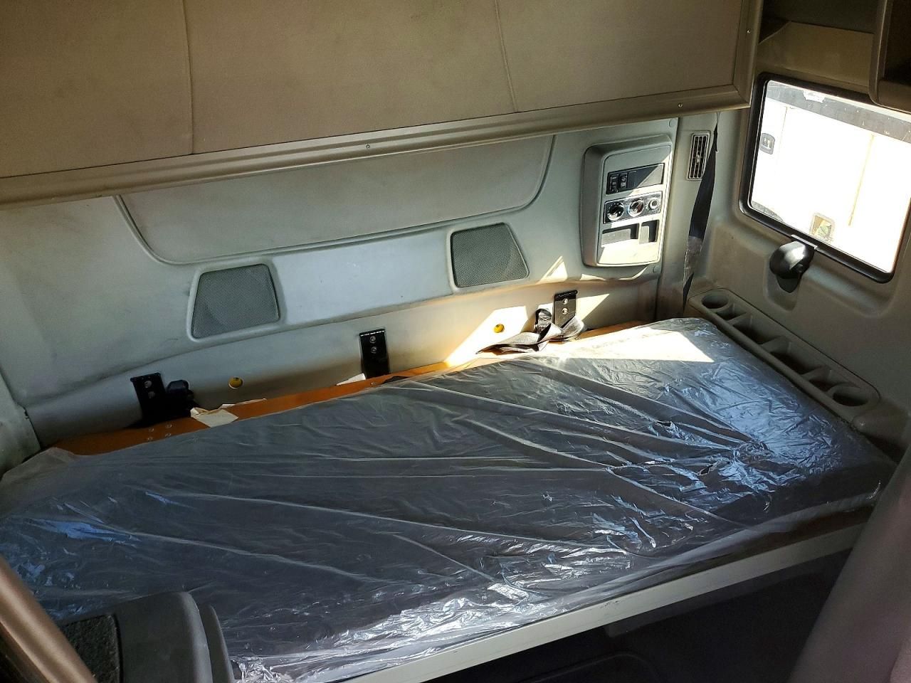 2015 International Prostar Semi Truck