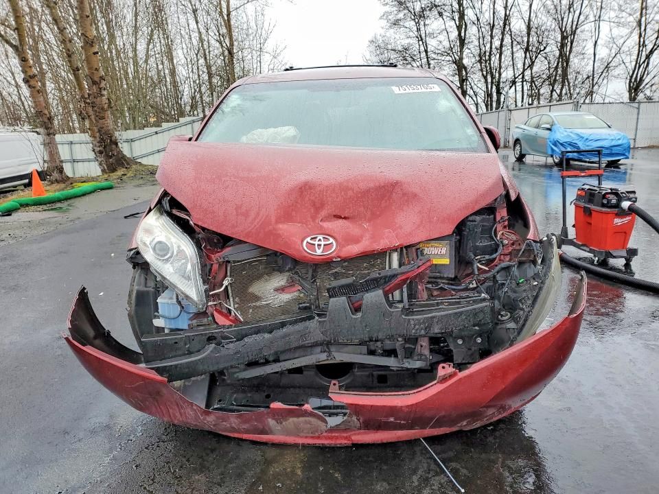 2016 Toyota Sienna le