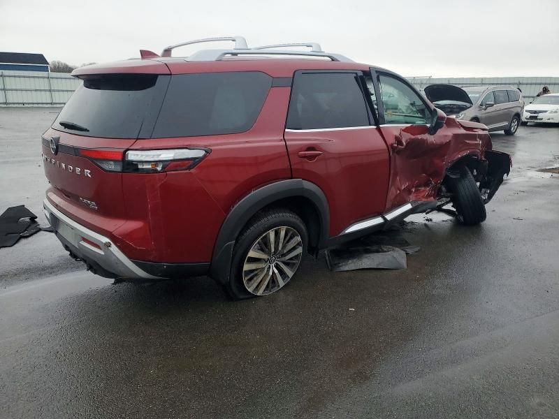 2022 Nissan Pathfinder Platinum