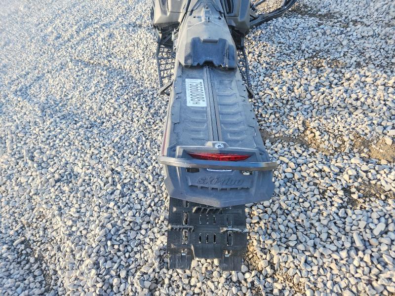 2022 Skidoo 2022 SKI-DOO Summit X 850 Snowmobile