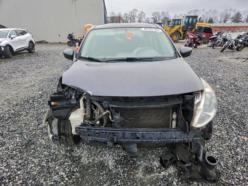 2015 Nissan Versa s