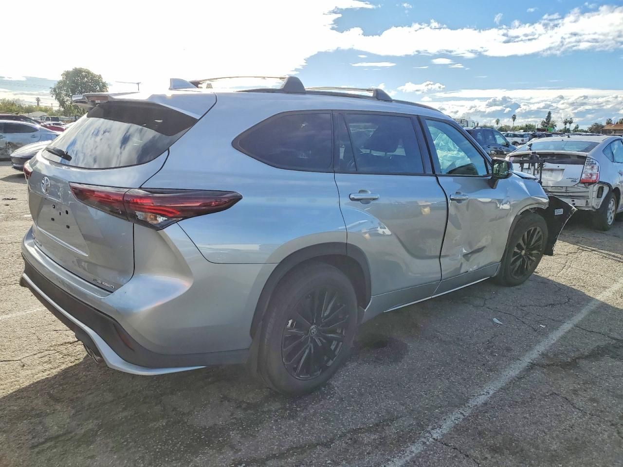 2025 Toyota Highlander le