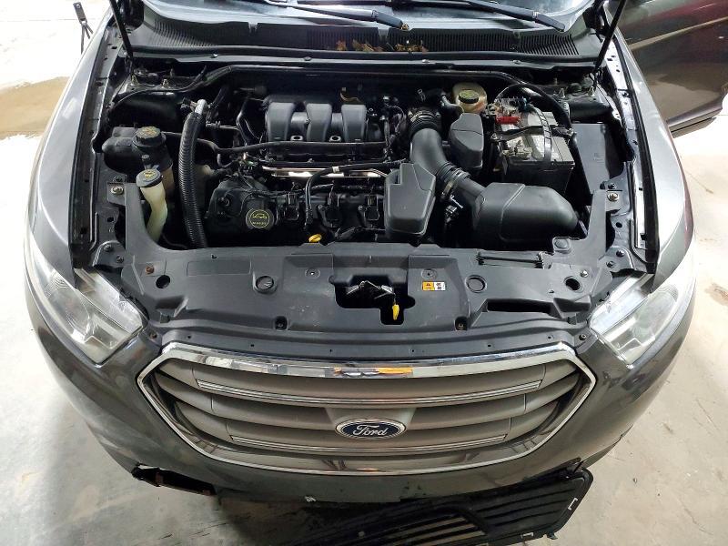 2015 Ford Taurus se