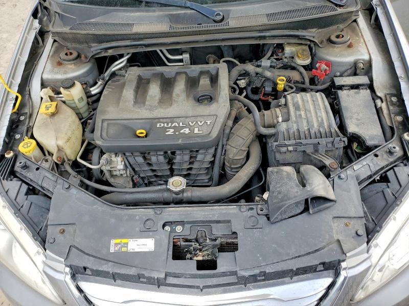 2013 Chrysler 200 lx