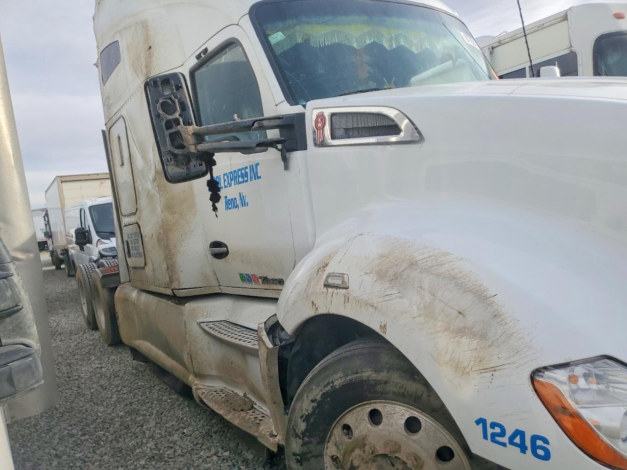 2020 Kenworth T680 Semi Truck