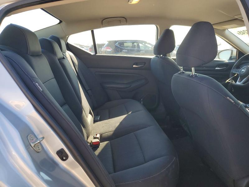 2021 Niss Altima 2.5 s