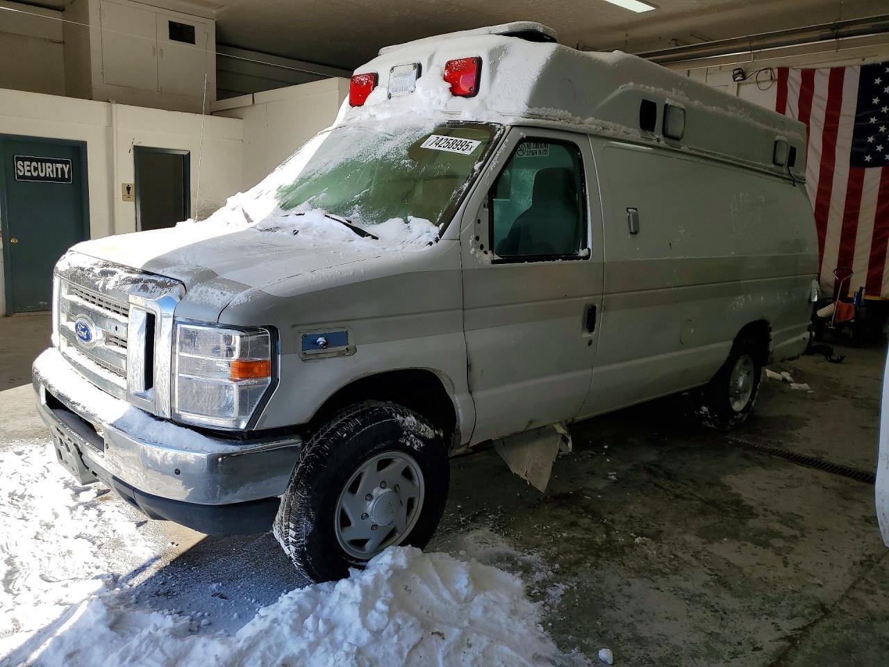 2014 Ford E350 Ambulance