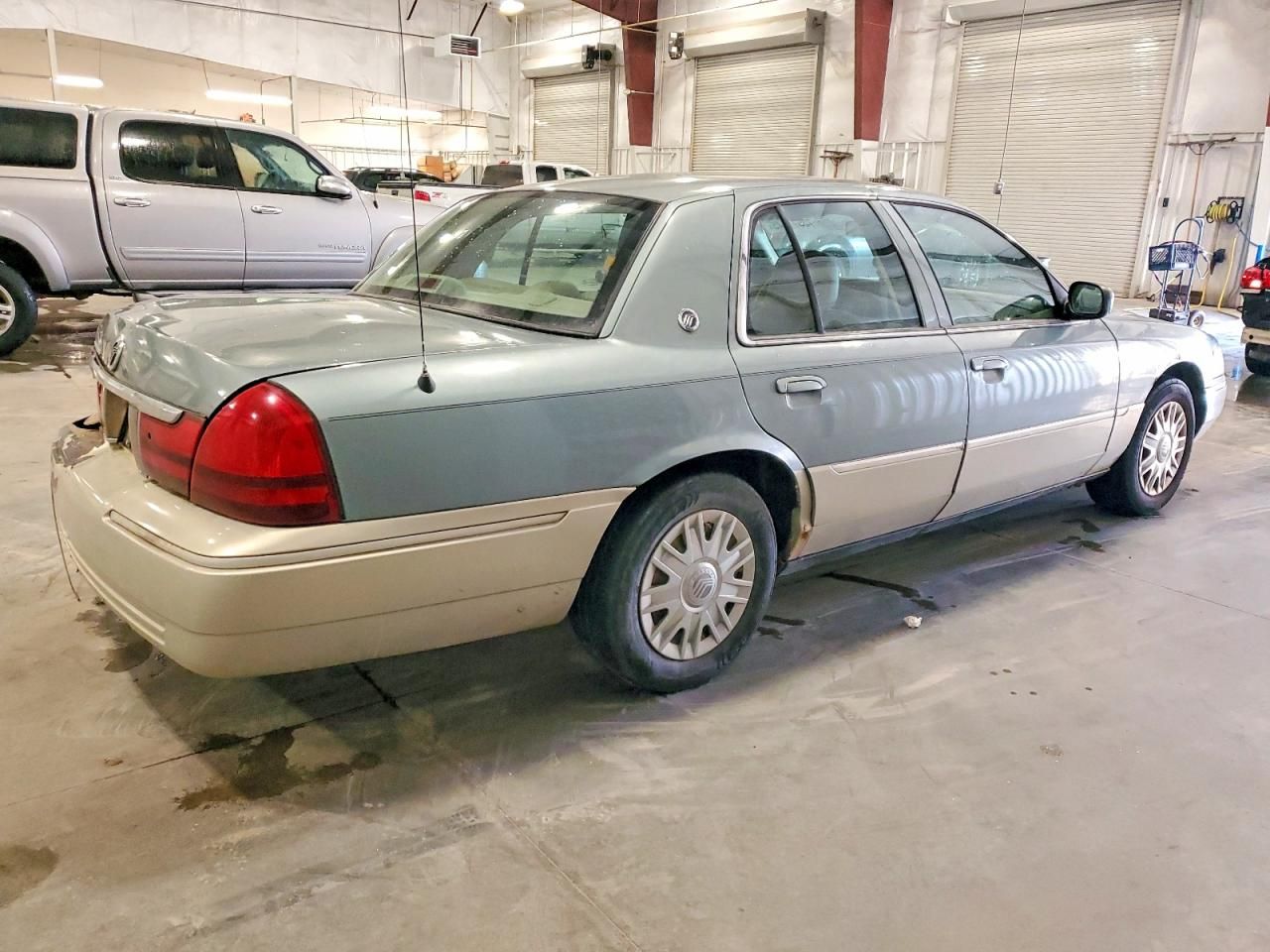 2005 Mercury Grand Marquis gs