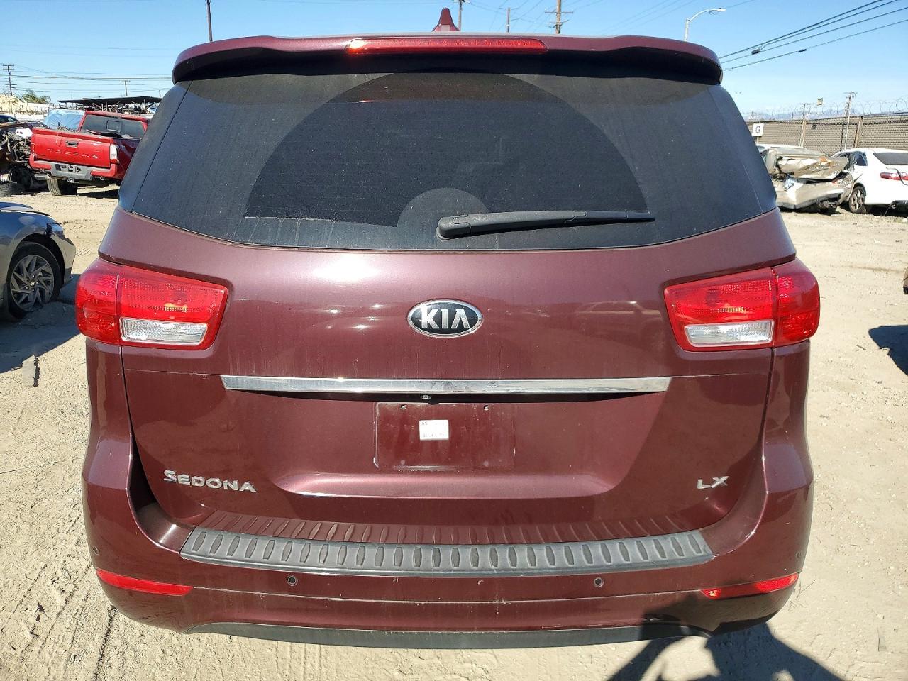 2017 KIA Sedona lx