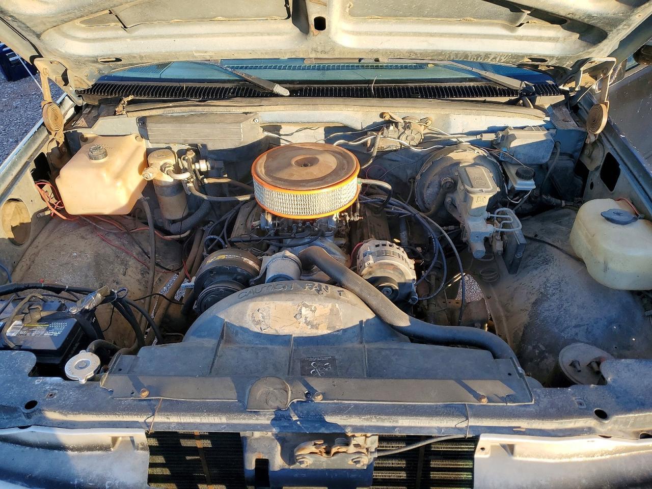 1988 Chev Rolet GMT-400 Flatbed Truck