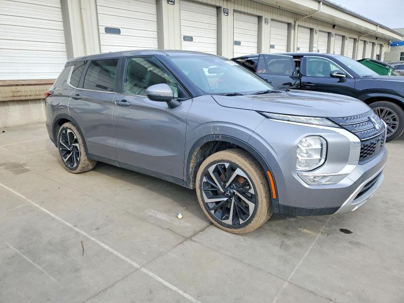 2023 Mitsubishi Outlander se