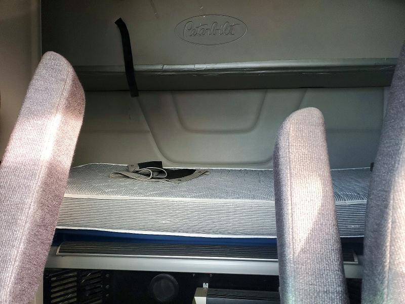 2019 Peterbilt Tractor 579-Semi Truck