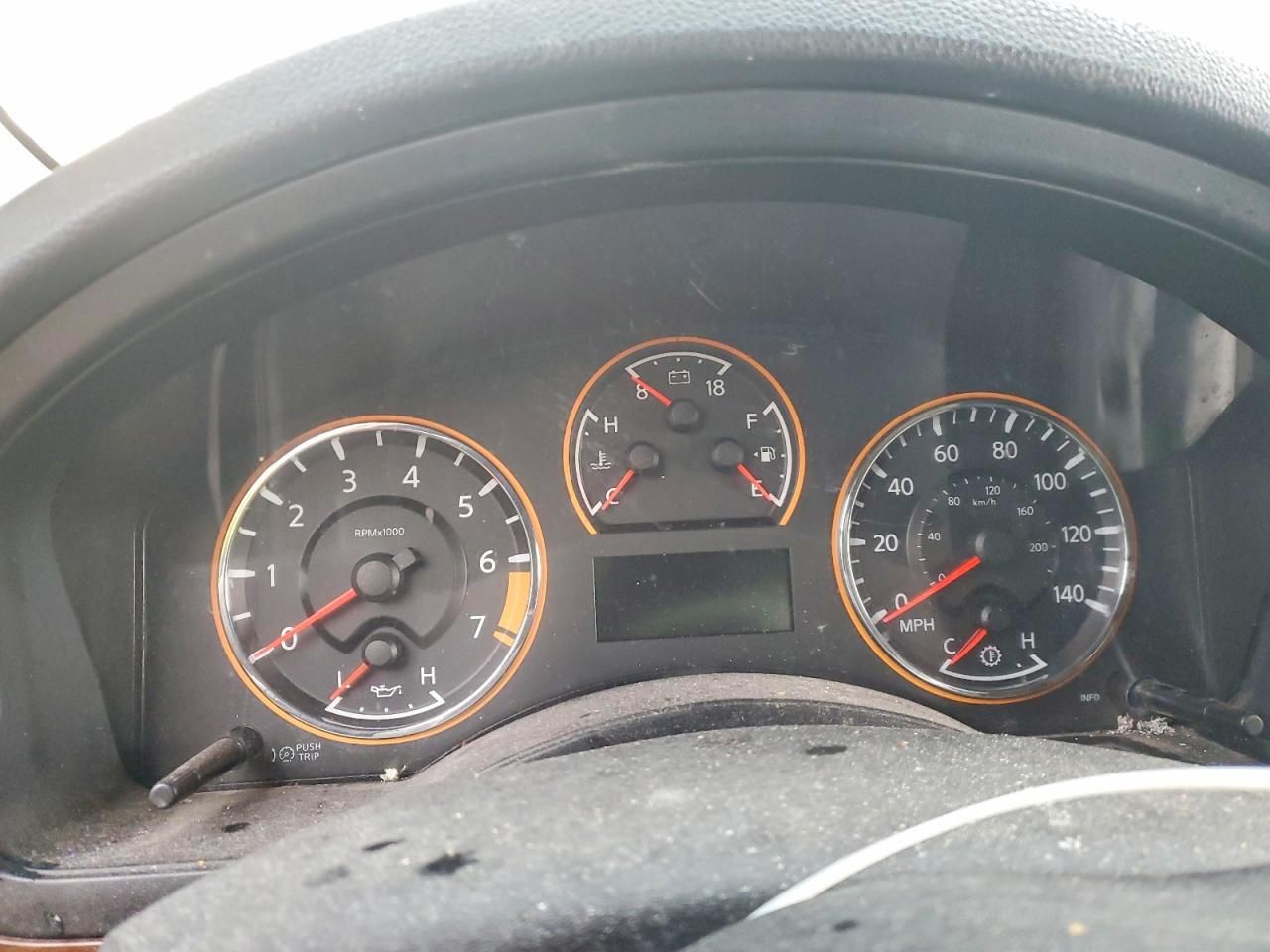 2011 Nissan Armada sv