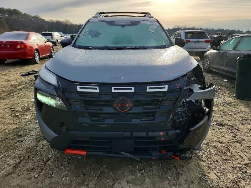 2025 Nissan Rogue sv