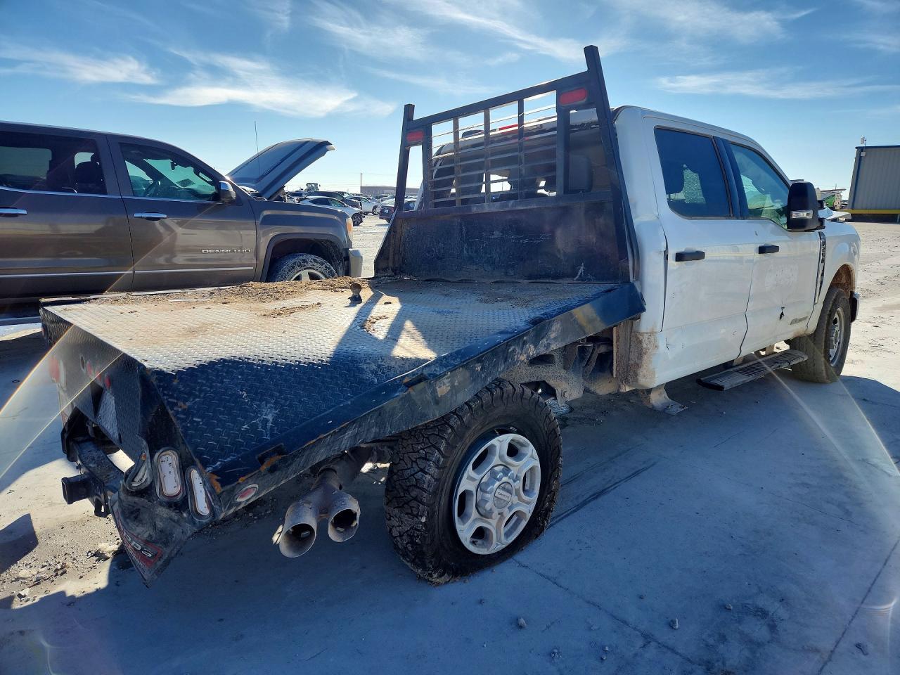 2025 Ford F250 Super Duty Flatbed Truck