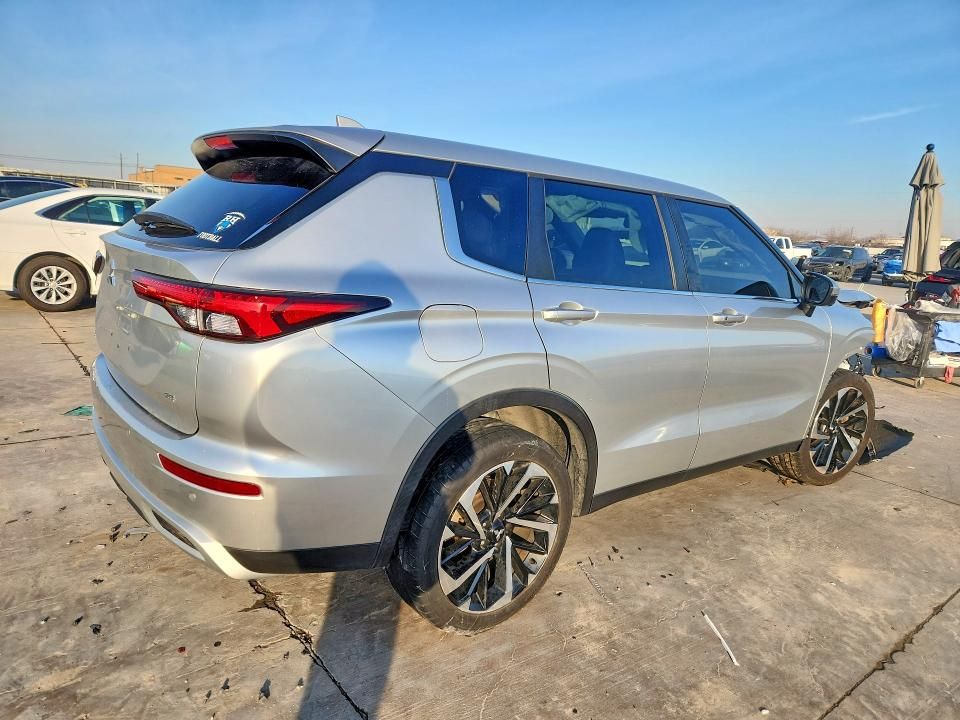 2022 Mitsubishi Outlander se