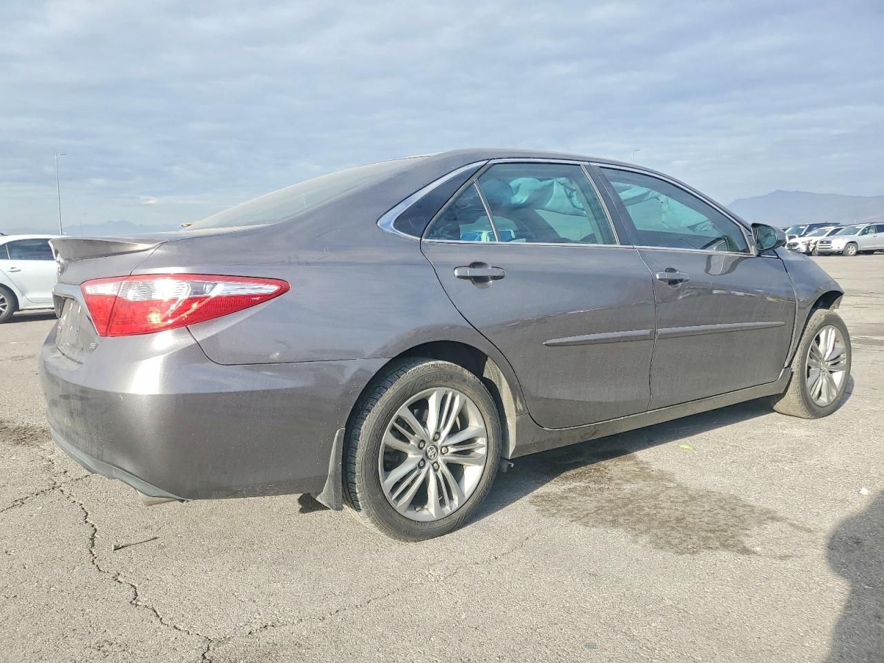 2016 Toyota Camry le
