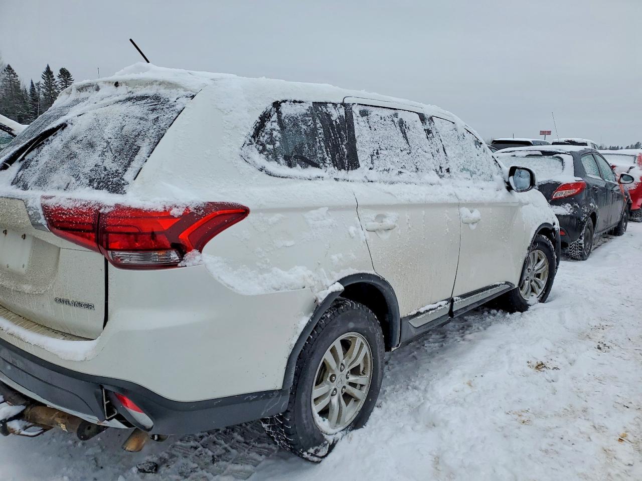 2016 Mitsubishi Outlander es