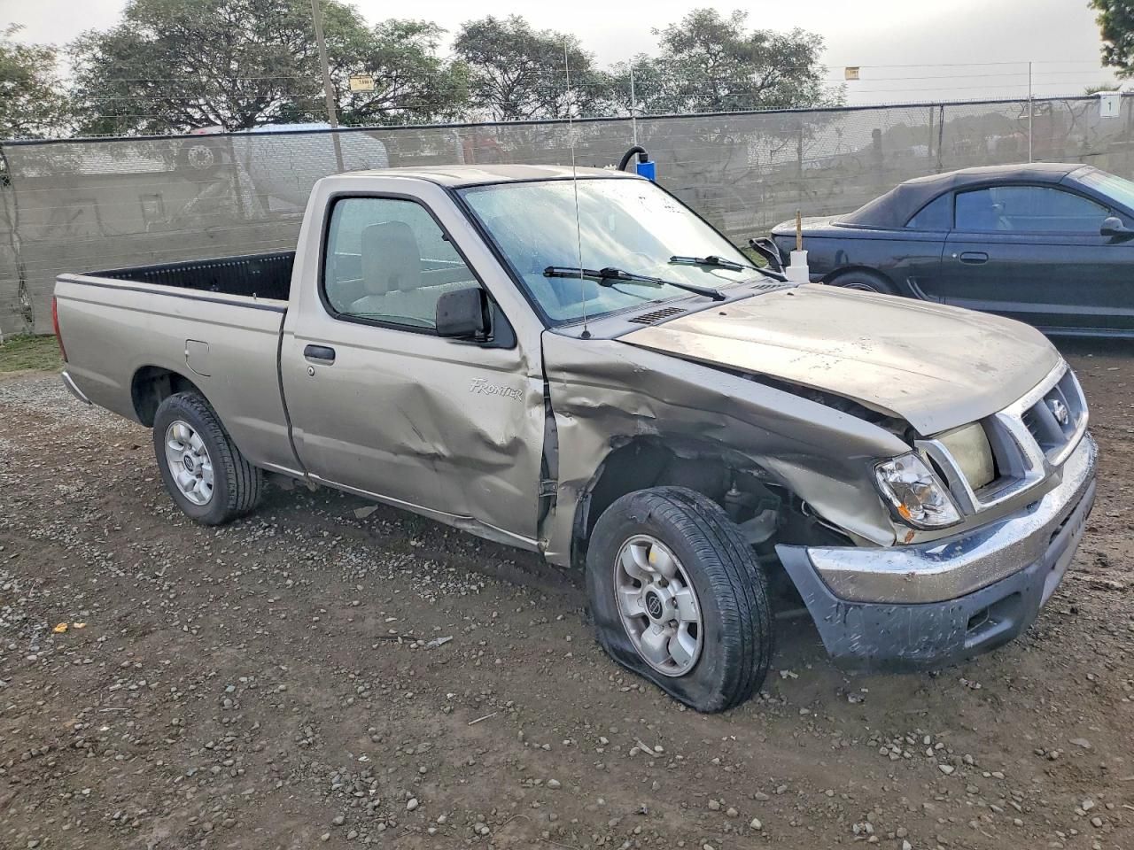 2000 Nissan Frontier xe