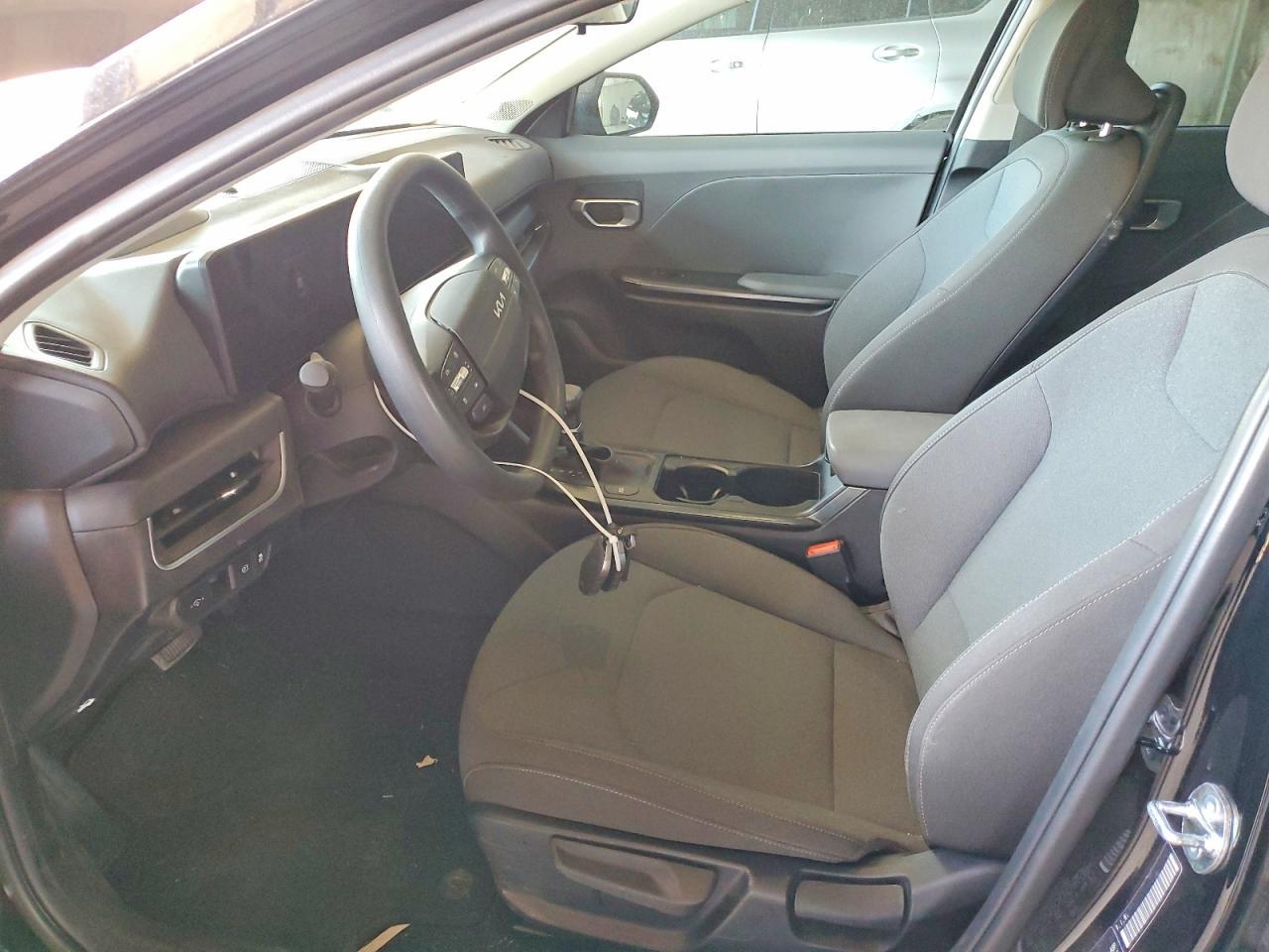2025 KIA K4 lx