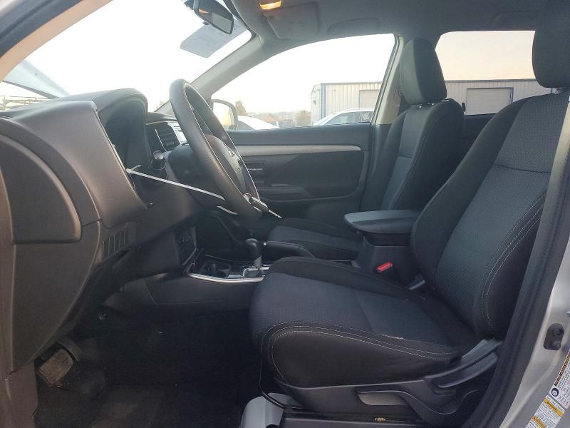 2018 Mitsubishi Outlander es