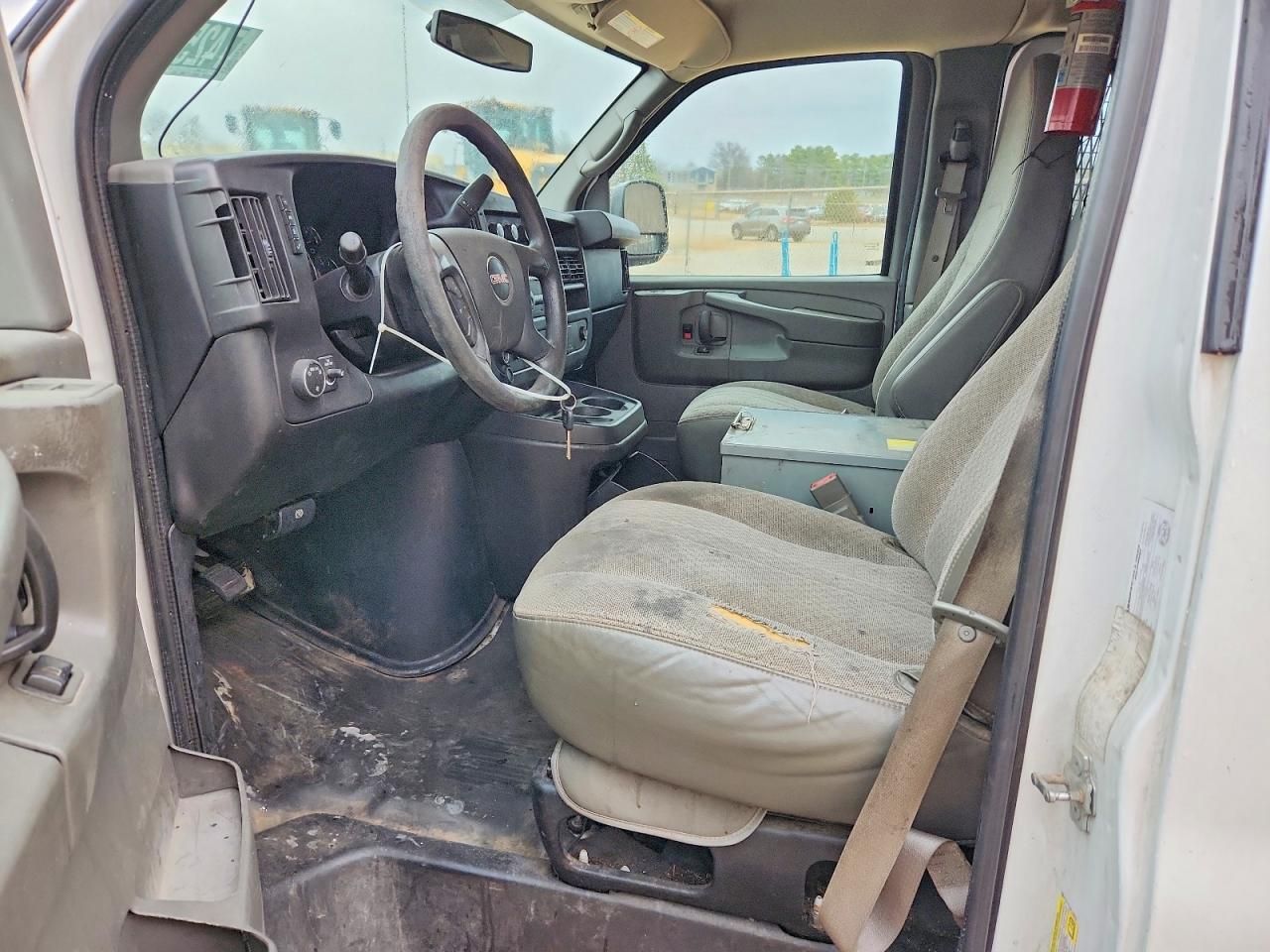 2015 GMC Savana G2500 Utility / Service Van